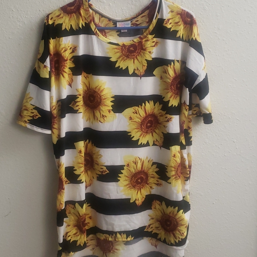 Lularoe Irma top